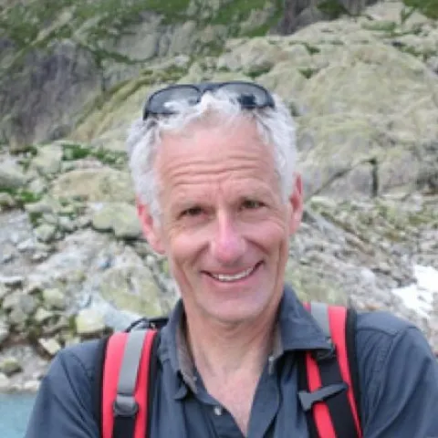 Photo of Dr. Rickard Karban