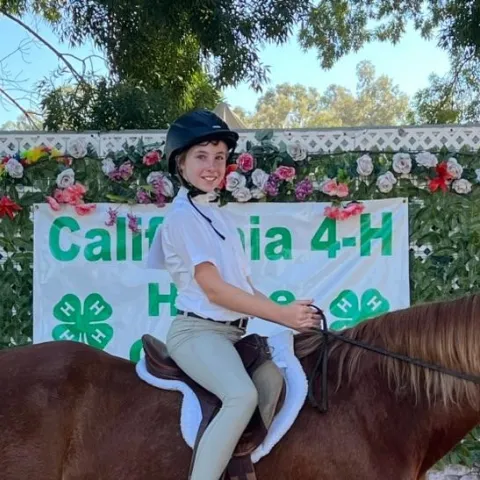 4-H youth on horseback