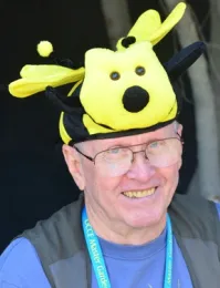 Tom Tucker's bee hat: all the buzz! (Photo by Kathy Keatley Garvey)