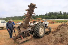 One sided windrow comost turner