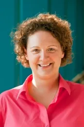 Elina Nino, Extension apiculturist