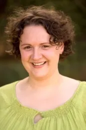 Elina Lastro Niño directs the California Master Beekeeper Program