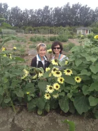 Volunteers at the Hansen Agricultural REC