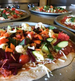 Students create healthy pizzas for Lunch at the Ranch