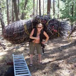 v carrying a wolf pen square