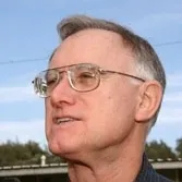 UC Extension apiculturist emertius Eric Mussen, 1944-2022 (Photo by Kathy Keatley Garvey)