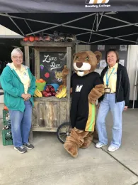 Mad food pantry at college