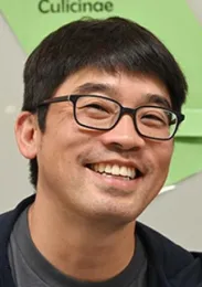 Professor Louie Yang (Photo by Kathy Keatley Garvey)