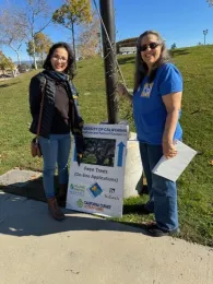 Fontana signage and tree recipeint