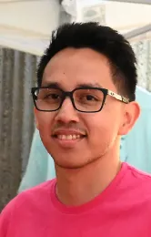 Richard Martinez, UC Davis graduate student who focuses on honey bee health