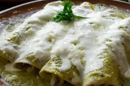 Platillo de Mexico - Enchiladas verdes