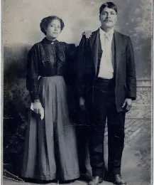 Abuelo de Adriana Briscoe