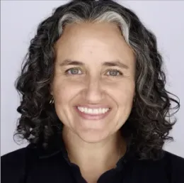 Hannah headshot