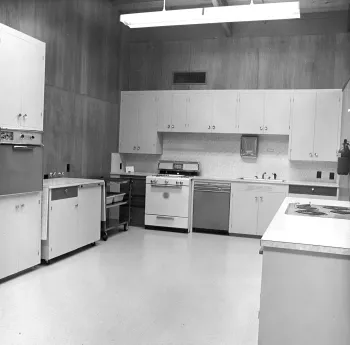 kitchen_towards_sink