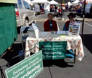 Master Gardeners at the Santa Rosa Farmers Market