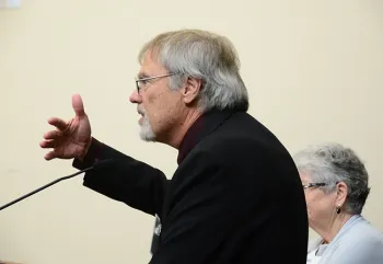 Honey bee geneticist Robert E. Page, Jr. the 2019 UC Davis distinguished emeritus professor, thanks the crowd. (Photo by Kathy Keatley Garvey)