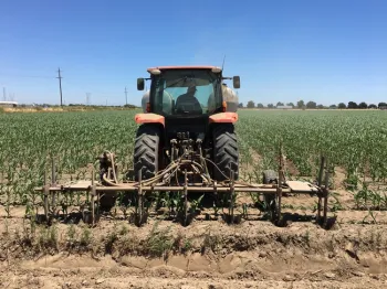 Figure 1. Sidedress fertilizer and N stabilizer application.