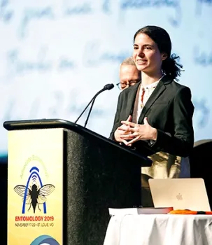 Katherine Angier, who inherited Tom Eisner's entomology kit, addresses the crowd at Walter Leal's Founder's Memorial Lecture.