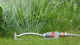 Hose-end sprinkler. Photo Wikipedia Commons