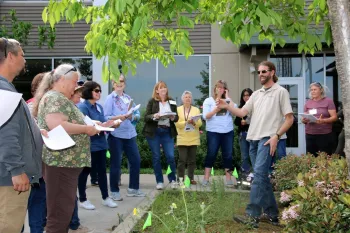 Brad Hanson, UCCE Specialist, talking about weeds in the landscape.
