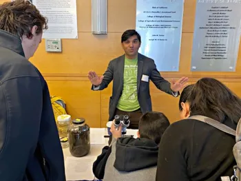 Nematologist Shahid Siddique answers questions from the crowd.