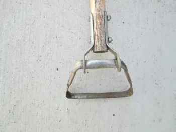 Hula Pole Hoe with articulated head