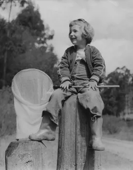 This portrait of Lynn Siri, then age 5, graces the Bohart Museum of Entomology. As Lynn Siri Kimsey, she directed the museum from 1990 to Feb. 1, 2024.