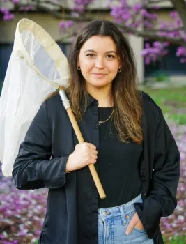 Doctoral candidate Lexie Martin of the Rachel Vannette lab.