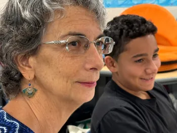 Fe Moncloa,asesora emérita de extensión universitaria de UC ANR, es una de las académicas que diseño el curriculum para el iCode Camp de 4H.