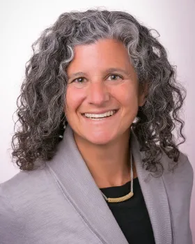 Emily Jane Freed headshot