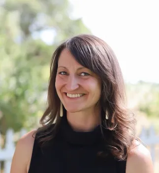 Ariel Rivers headshot