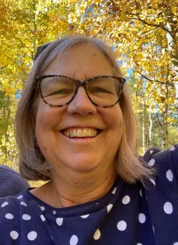 Headshot of Robyn Barker