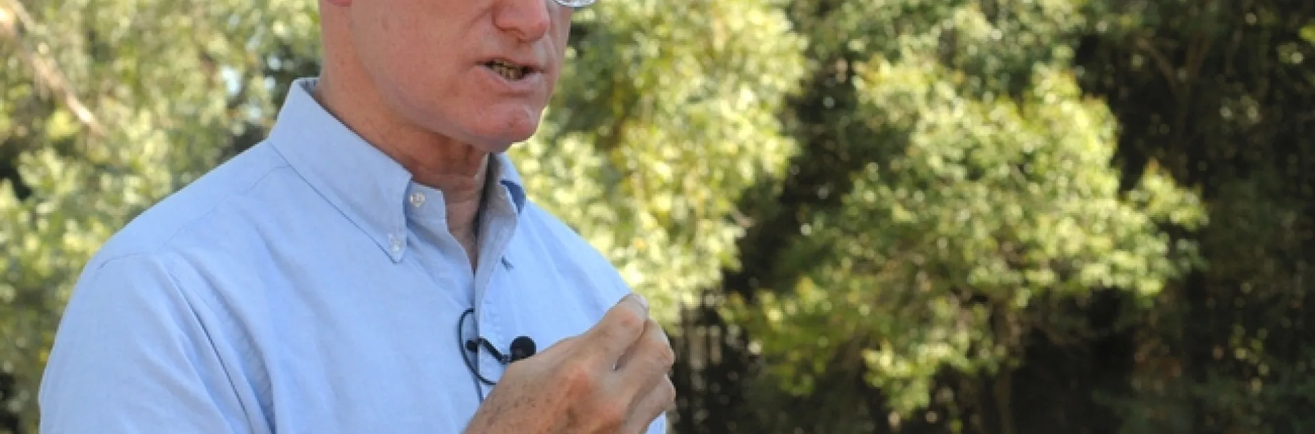 Eric Mussen will be a key speaker at the Western Apicultural Society conference in Hawaii. (Photo by Kathy Keatley Garvey)