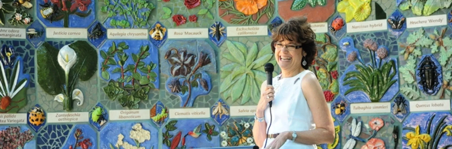 Kathleen Socolofsky, director of the UC Davis Arboreteum, at a ceremony honoring the donors. (Photo by Kathy Keatley Garvey)