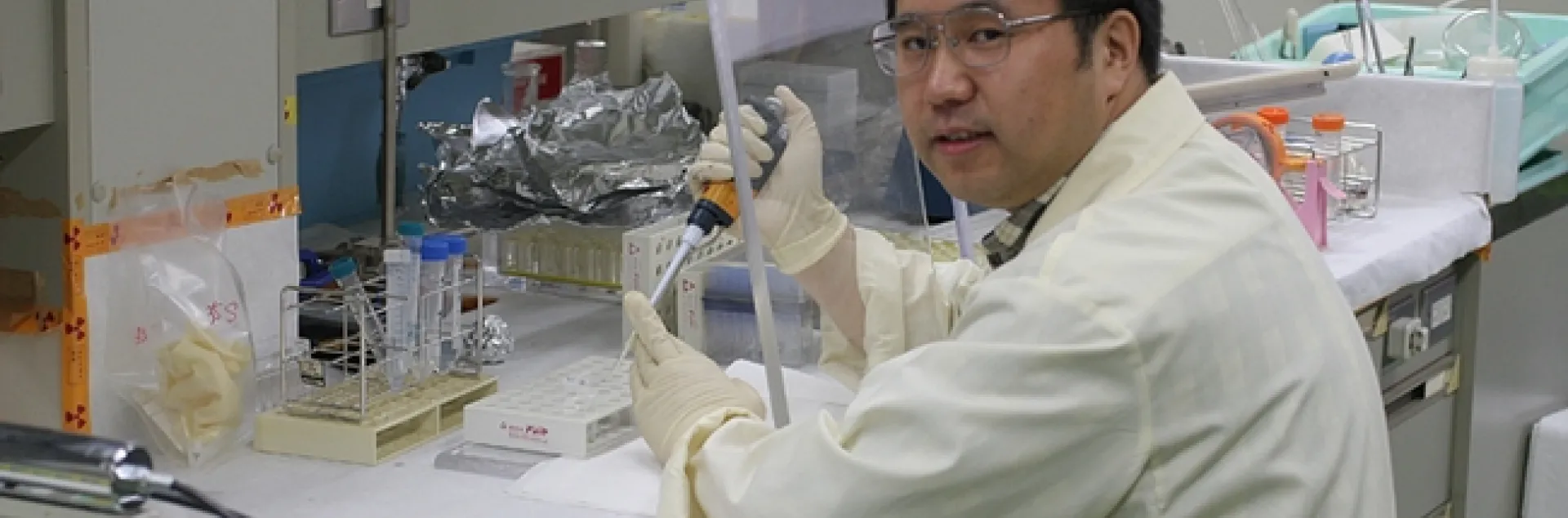 Chemical ecologist Yuko Ishida in his lab in Toyama.