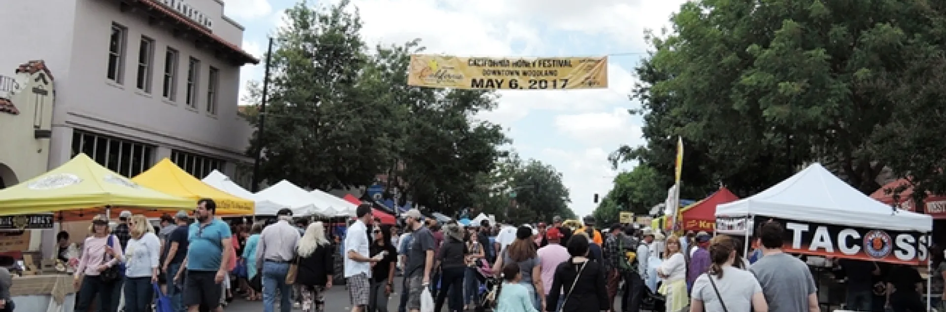 This was the scene at the inaugural California Honey Festival. The organizers expected a crowd of 3000, and were delighted when 20,000 showed up. (Photo by Kathy Keatley Garvey)