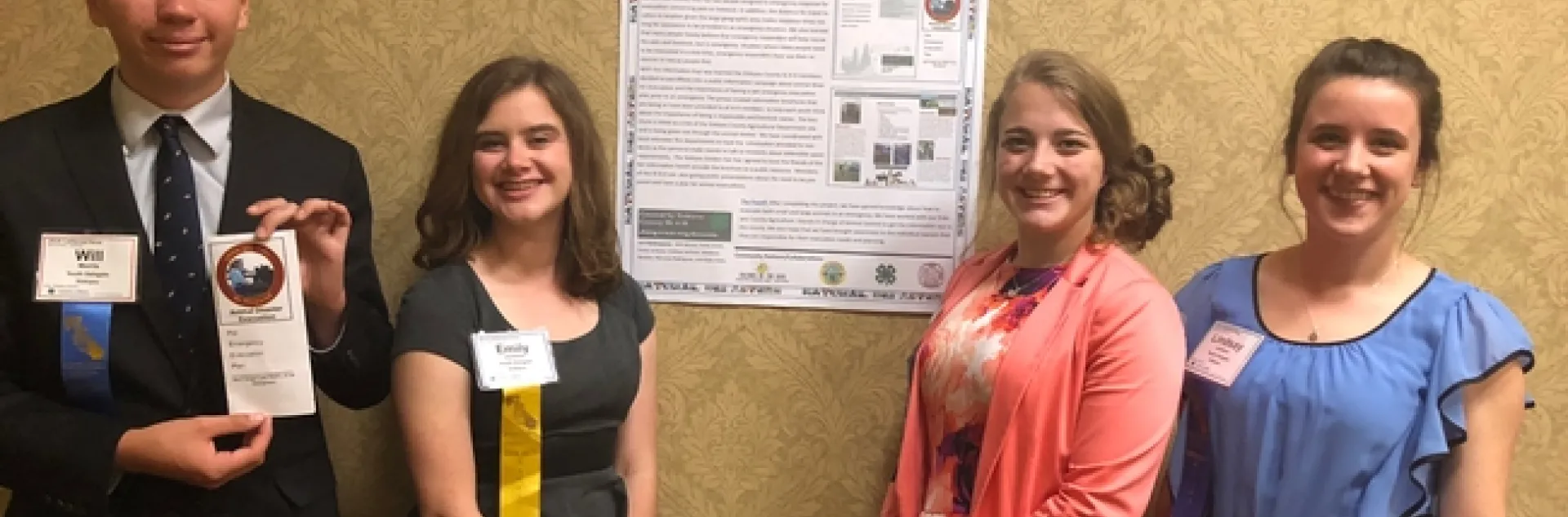 Siskiyou County Hi 4-H members presenting at Cal Focus