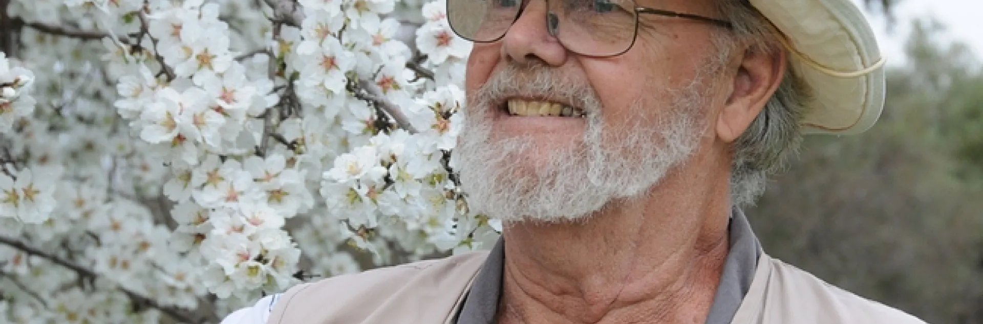 Native pollinator specialist Robbin Thorp, UC Davis distinguished emeritus professor of entomology, will be honored at a special symposium April 2 at the 103rd annual meeting of the Pacific Branch, Entomological Society of America. (Photo by Kathy Keatley Garvey)
