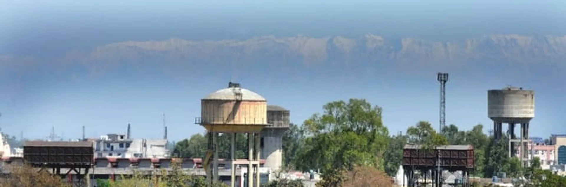 Himalyans can be seen from 100 miles away. Source CNN Travel