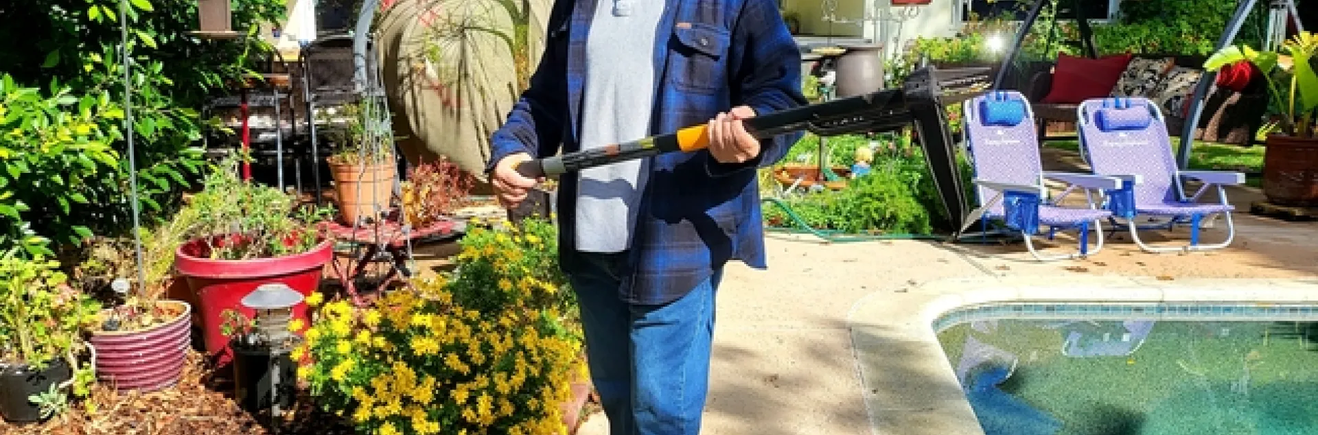 Ready with the stand-up weeder.