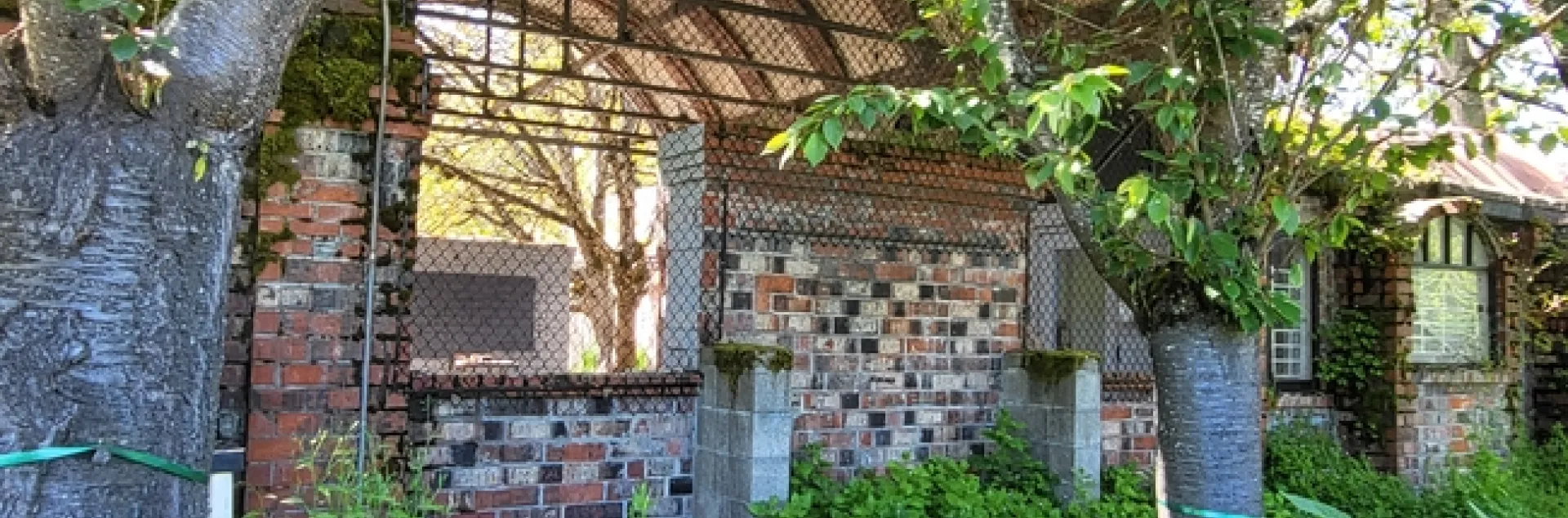 U of O Urban Garden Entrance - all photos by Al Alvarado