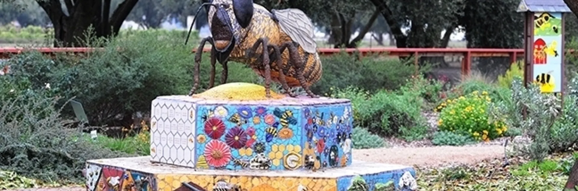 A mosaic-ceramic sculpture, Miss Bee Haven, anchors the UC Davis Bee Haven on Bee Biology Road. It is the work of self-described rock artist Donna Billick of Davis, a co-founder and founding co-director of the UC Davis Art-Science Fusion Program. (Photo by Kathy Keatley Garvey)