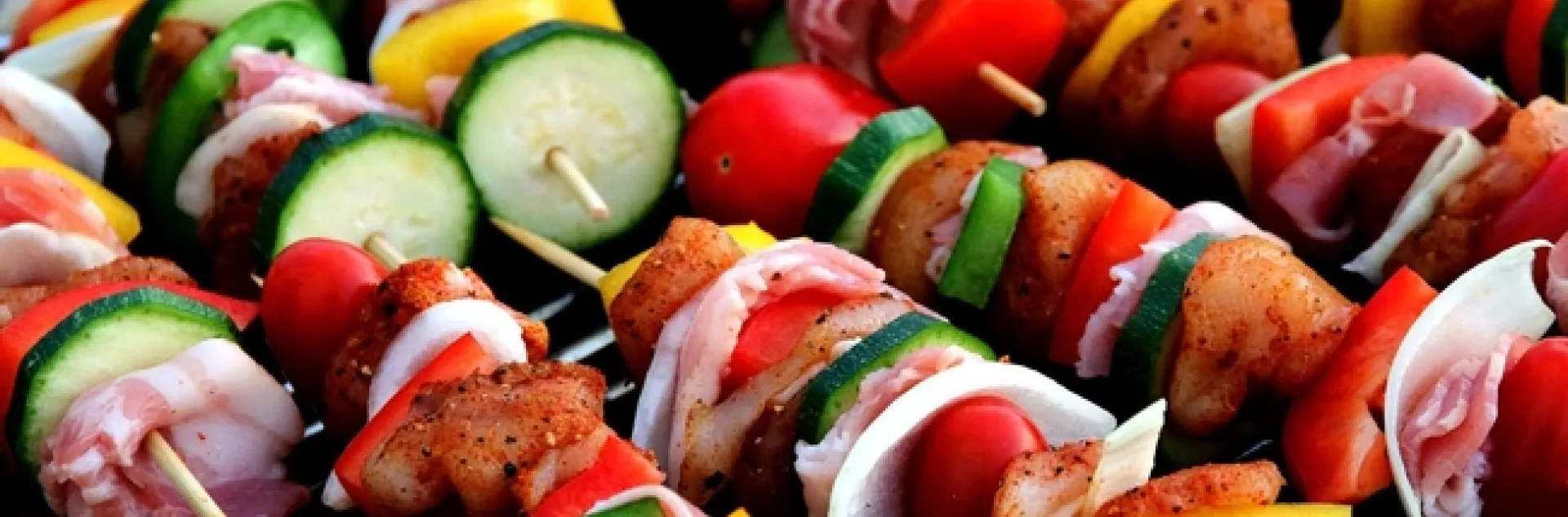 Warm summer evenings in Fresno are perfect for backyard barbecues. (Photo: Pixabay)